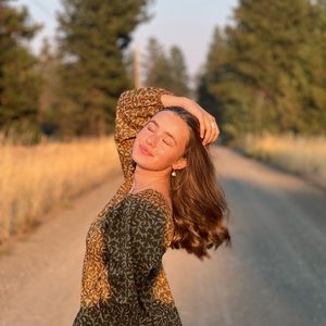 Meet your Posher, Abby